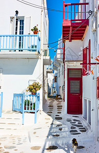 希腊Mykonos岛Chora镇旧小街道图片