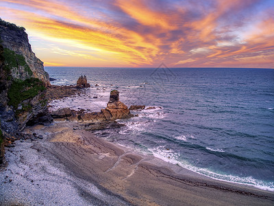 西班牙阿斯图里亚州卢阿尔卡的波蒂济韦罗海滩的景象高清图片