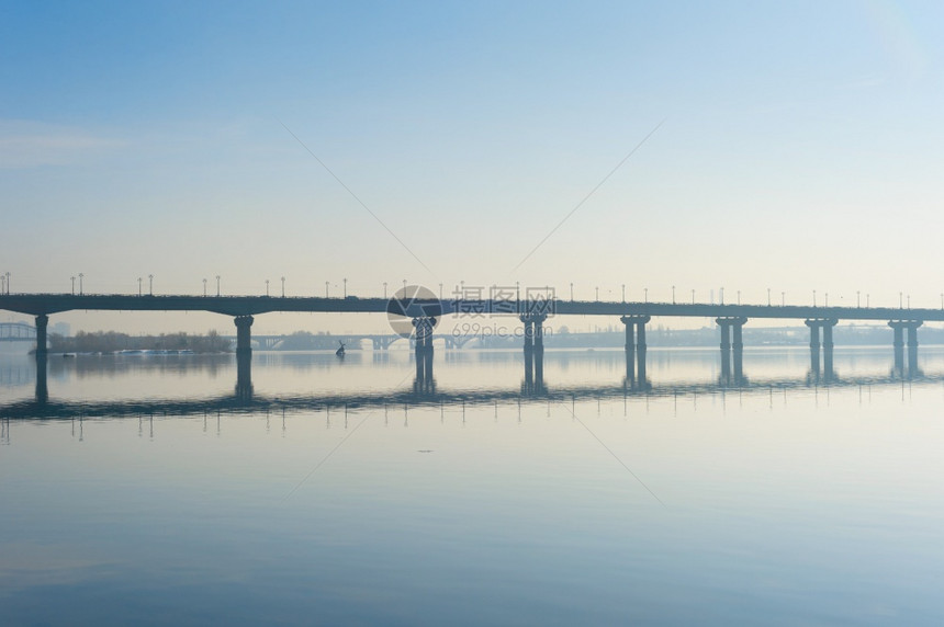 位于乌克兰基辅的帕顿桥图片