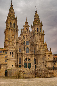 圣地亚哥德孔波斯特拉大教堂西班牙加利亚圣地哥德孔波斯特拉奥布迪罗广场古朝圣之路的终点地亚哥卡米诺或圣詹姆斯之路背景图片
