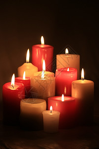 一组红白蜡烛背景图片