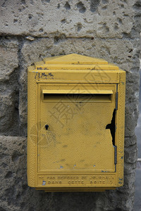法国的旧黄色邮箱政服务图片