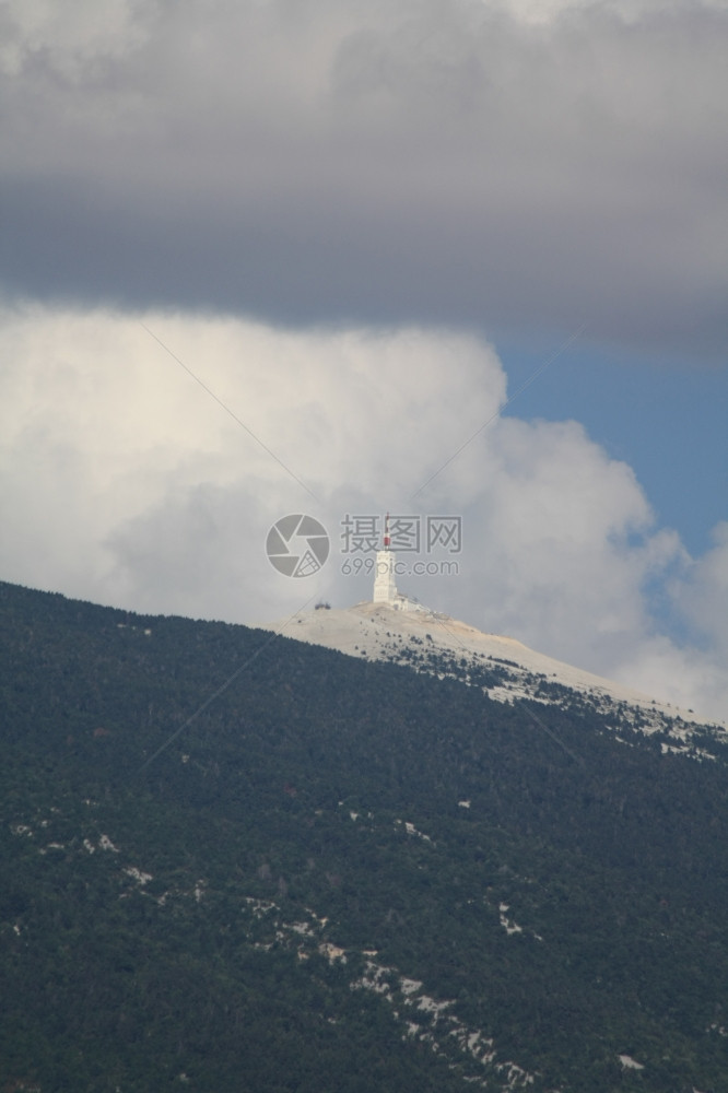 无线电发射机在法国蒙文图山顶上图片
