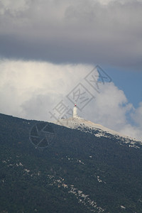 无线电发射机在法国蒙文图山顶上背景图片