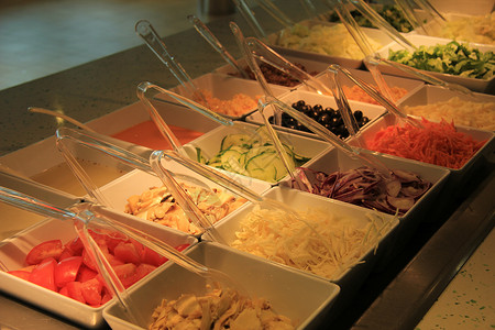 餐厅的彩色沙拉自助餐背景图片