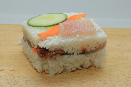 日本人按了寿司欧许加金鱼胡萝卜和鸡蛋图片