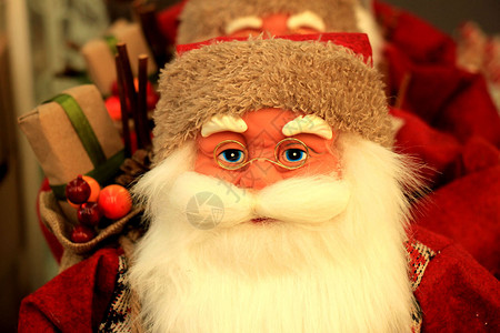 大圣诞老人雕像在店展出图片
