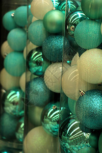 圣诞节装饰品在圣诞节零售店以茶叶和面粉蓝色颜制作高清图片