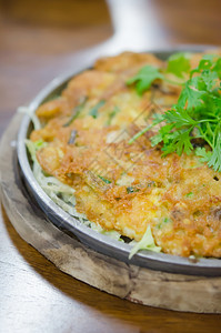 煎蛋鸡绿色菜饭盘子煎饼黄蔬菜食烹饪品酱棕脆香图片