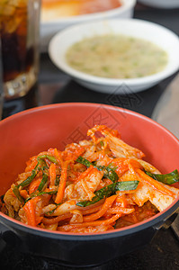 金奇沙拉韩国菜传统在碗里图片