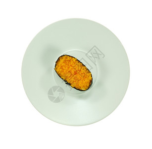 鱼子酱在白背景上的盘子日式鱼酱在盘上图片
