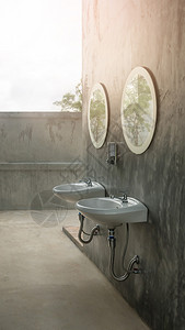 白色水槽和时髦的镜子白色水槽和镜子图片