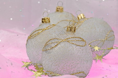 带银金装饰品的圣诞舞会芭拉背景图片