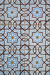 覆盖葡萄牙里斯本许多建筑物的传统彩色装饰瓷砖图片
