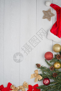 圣诞装饰架在木板上图片