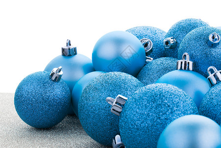蓝色圣诞球的背景图片