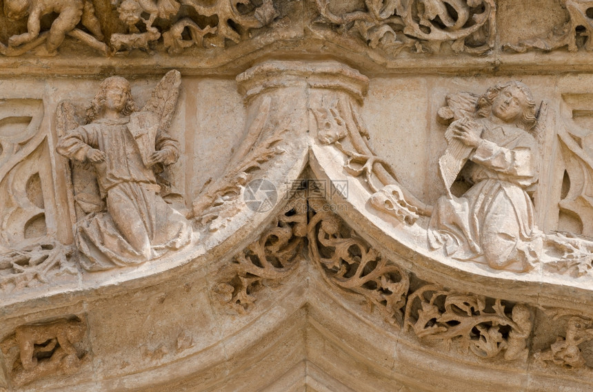 圣保罗教堂的石雕建于1456年西班牙Valladolid图片