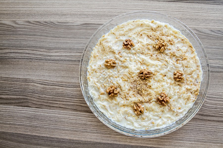 Gullac土耳其传统牛奶加核桃仁甜点图片