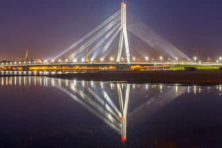 现代有线桥跨越道加瓦河里之夜有线桥图片