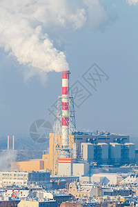 Wroclaw与一个热电厂在冬季的景象图片