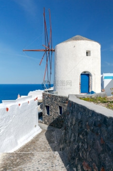 奥亚村风车希腊圣托里尼奥亚村传统白色风车图片