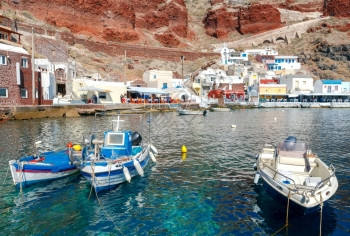 Oia村的旧渔港爱琴海圣托里尼岛Oia村的旧港希腊图片