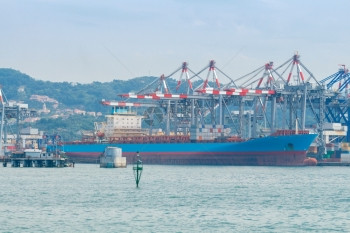 LaSpezia货运港意大利LaSpezia货港和集装箱码头展望Liguria意大利LaSpezia货港和集装箱码头图片