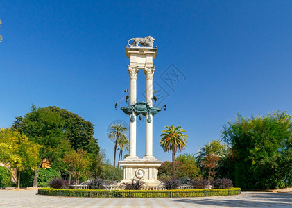 西班牙安达卢亚州塞维利穆里略花园的哥伦布纪念碑图片
