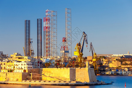 巴莱塔地中海港口黎明时分在巴莱塔的地中海港口马耳他图片
