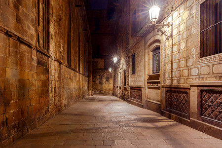 巴塞罗那晚上的哥特式街角西班牙巴塞罗那图片