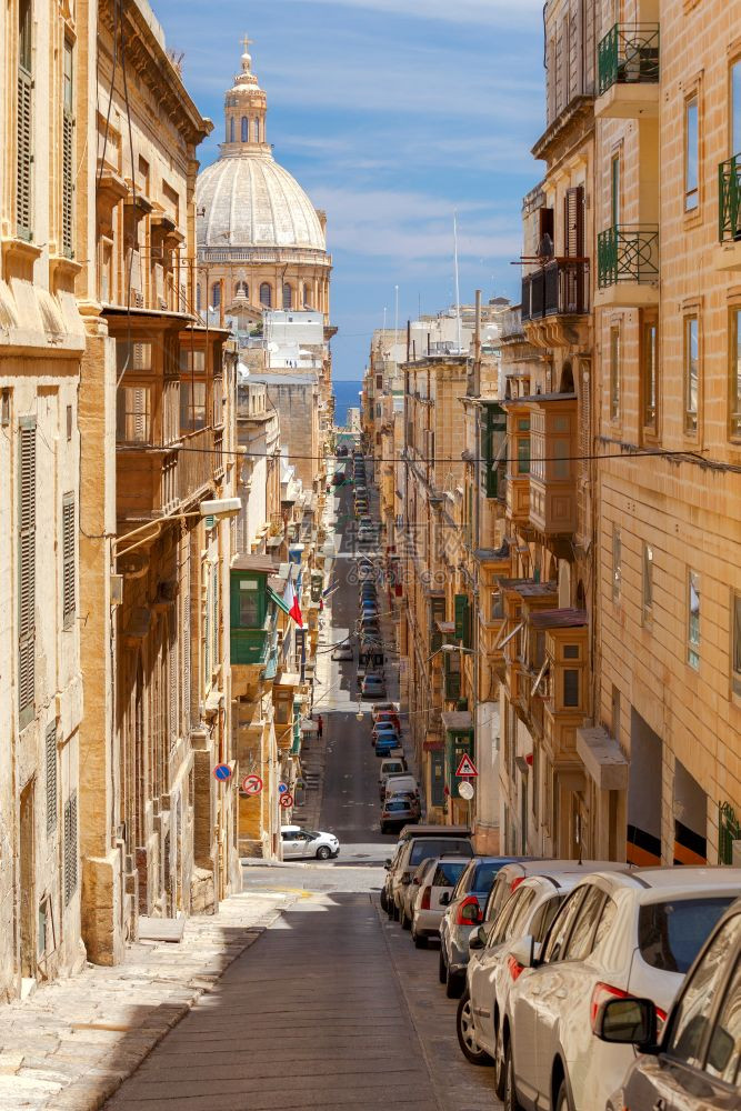 瓦莱塔马耳他的古老中世纪街道马耳他瓦莱塔的狭义传统中世纪街道图片