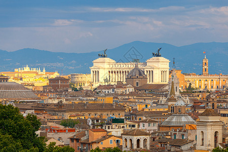 罗马城市的空中景象从堡垒墙高处对城市的空中景象罗马意大利图片