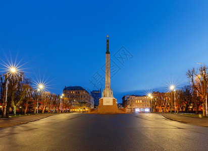 Riga独立广场纪念碑拉脱维亚布里巴斯大道加独立广场自由纪念碑图片