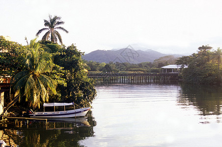 特拉维苏拉圣佩德罗苏拉附近的Tela海滩在中美洲洪都拉斯的海里比安背景