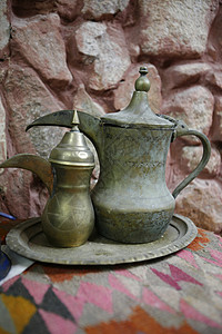 中东部约旦佩特拉寺庙城附近WadiMusa村的咖啡厅和茶店背景
