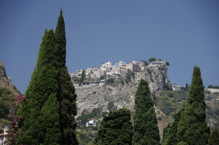 Castelmola山村横跨欧洲意大利南部西里老城Taormina图片