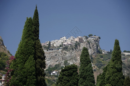 Castelmola山村横跨欧洲意大利南部西里老城Taormina背景图片