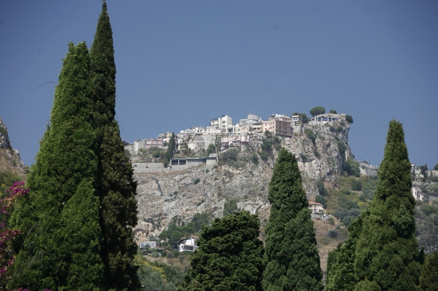 Castelmola山村横跨欧洲意大利南部西里老城Taormina图片