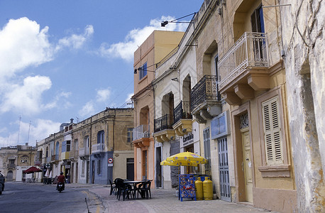 萨克斯瓦曼欧洲马耳他东海岸的Marsaxlokk渔村背景