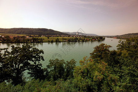 施瓦茨瑞士和德国边界的Rhein河欧洲德国南部黑森林中的旧城镇Waldshut背景