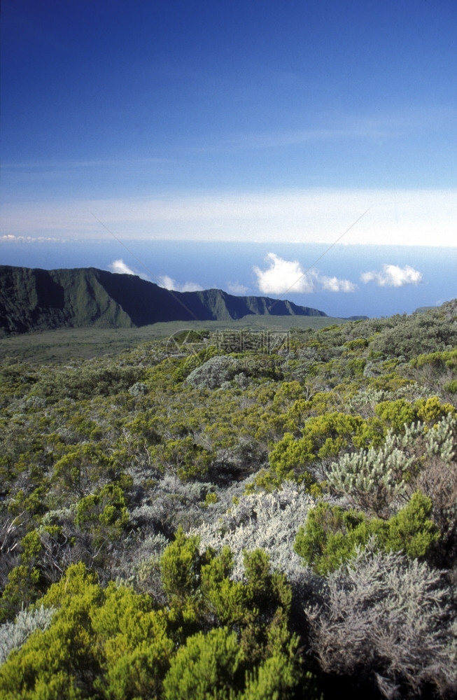 非洲印度洋留尼汪岛四经火山的地貌平原图片