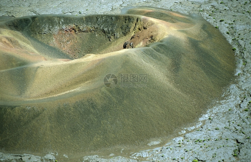 非洲印度洋留尼汪岛四经火山的地貌平原图片