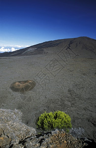 非洲印度洋留尼汪岛四经火山的地貌平原高清图片