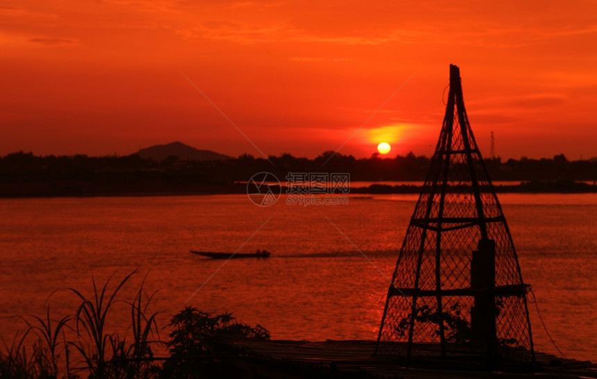苏特斯塔西亚老挝省哈穆恩地区老挝中部省萨万纳赫特镇湄公河日落图片