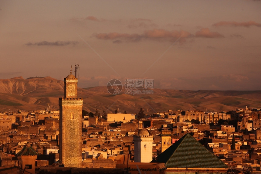北非摩洛哥历史悠久的Fes镇古城麦地那图片
