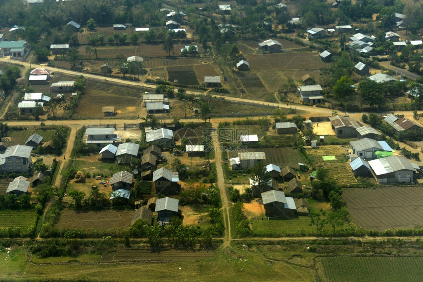 东南亚缅甸内尔湖附近的Heho镇村庄附近的景观图片