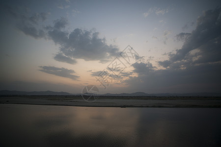 伊洛瓦底江在缅甸的BaganIyeyarwady河风景之下在缅甸的东南亚背景