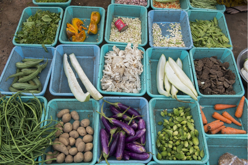 a东南亚缅甸曼德勒市的街道蔬菜和食品市场图片