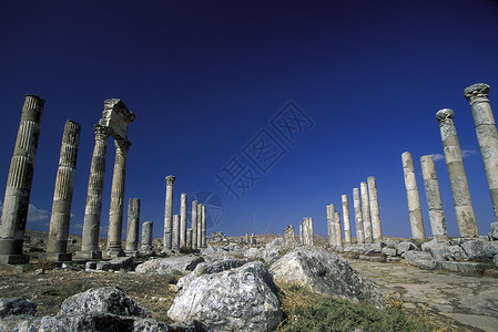中东部哈马市附近的阿帕梅亚废墟背景图片