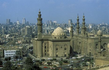 北非洲埃及首都开罗旧城苏丹哈桑清真寺背景图片